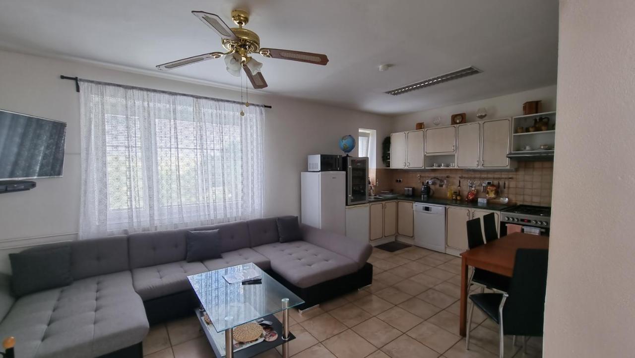 Apartman Modre Z Nebe Nemcicky  Exterior photo